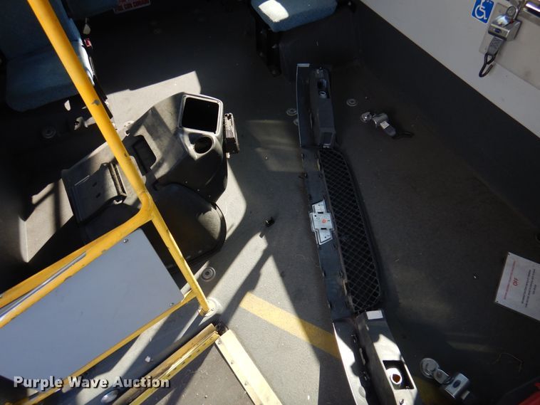 image for item HW9854 2010 Chevrolet Express  shuttle bus