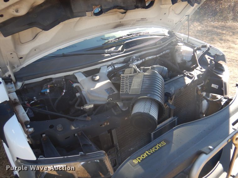 image for item HW9854 2010 Chevrolet Express  shuttle bus