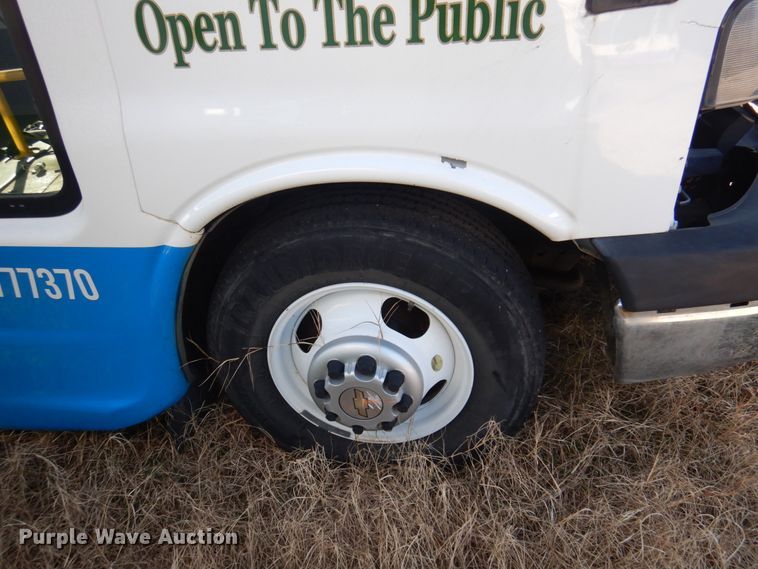 image for item HW9854 2010 Chevrolet Express  shuttle bus