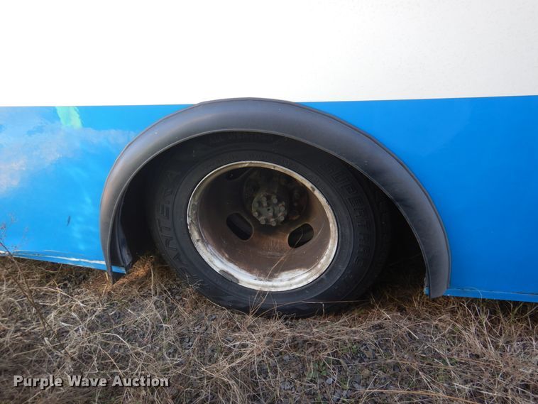 image for item HW9854 2010 Chevrolet Express  shuttle bus