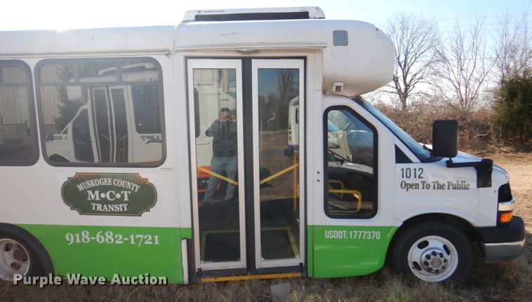 image for item HW9855 2010 Chevrolet Express  shuttle bus