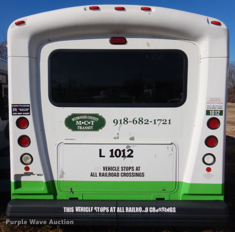 image for item HW9855 2010 Chevrolet Express  shuttle bus