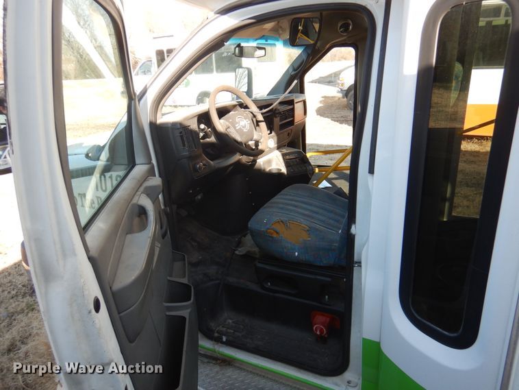 image for item HW9855 2010 Chevrolet Express  shuttle bus