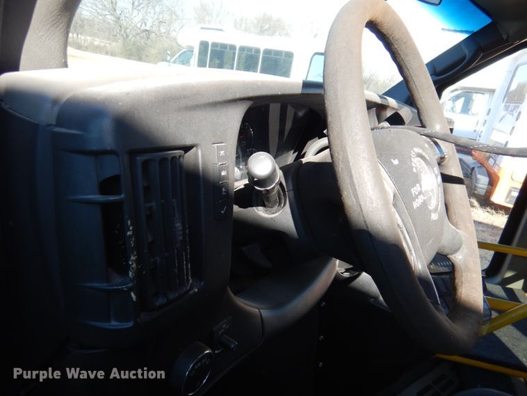 image for item HW9855 2010 Chevrolet Express  shuttle bus