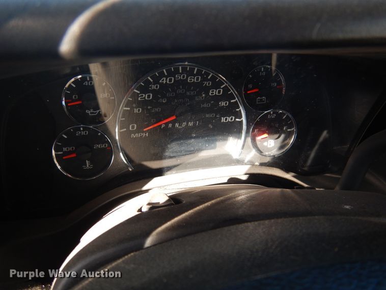 image for item HW9855 2010 Chevrolet Express  shuttle bus