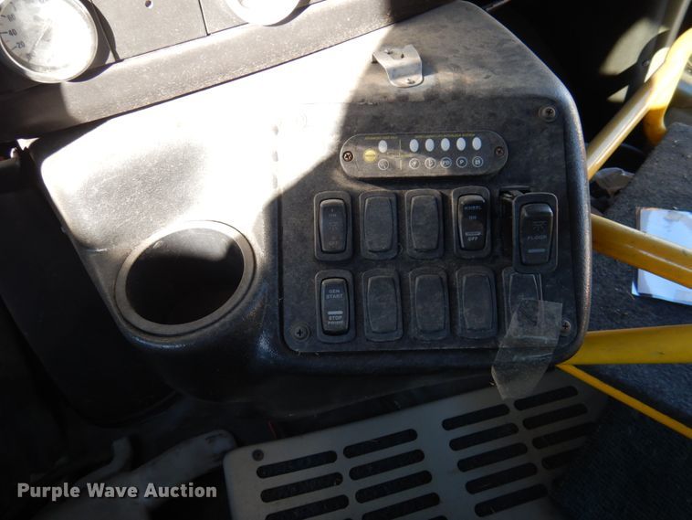 image for item HW9855 2010 Chevrolet Express  shuttle bus