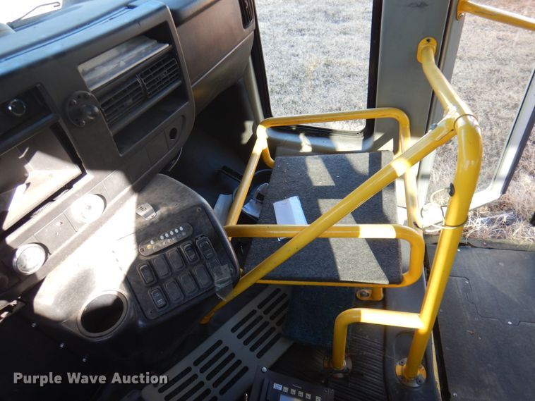 image for item HW9855 2010 Chevrolet Express  shuttle bus