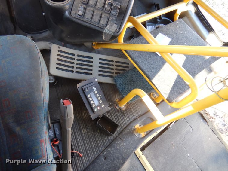 image for item HW9855 2010 Chevrolet Express  shuttle bus