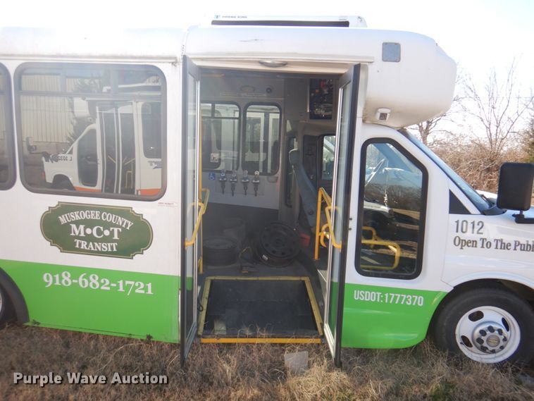 image for item HW9855 2010 Chevrolet Express  shuttle bus