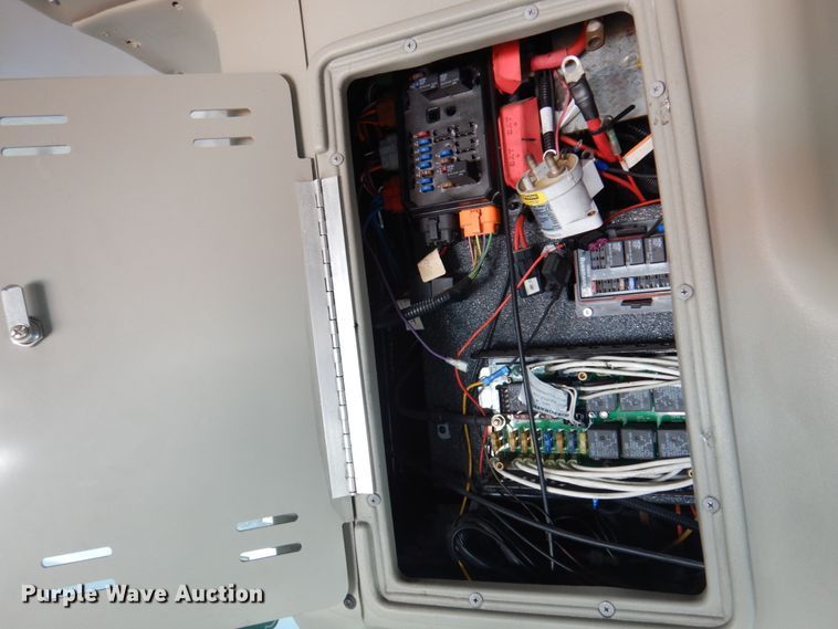 image for item HW9855 2010 Chevrolet Express  shuttle bus