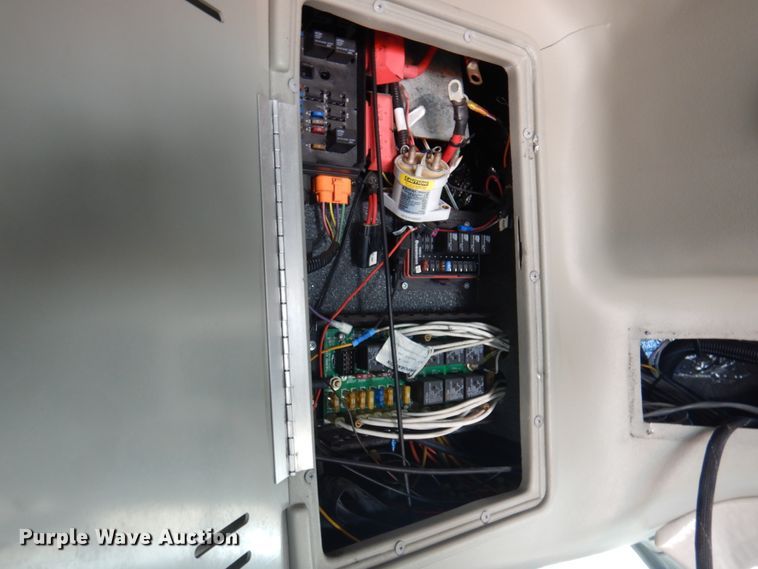 image for item HW9855 2010 Chevrolet Express  shuttle bus