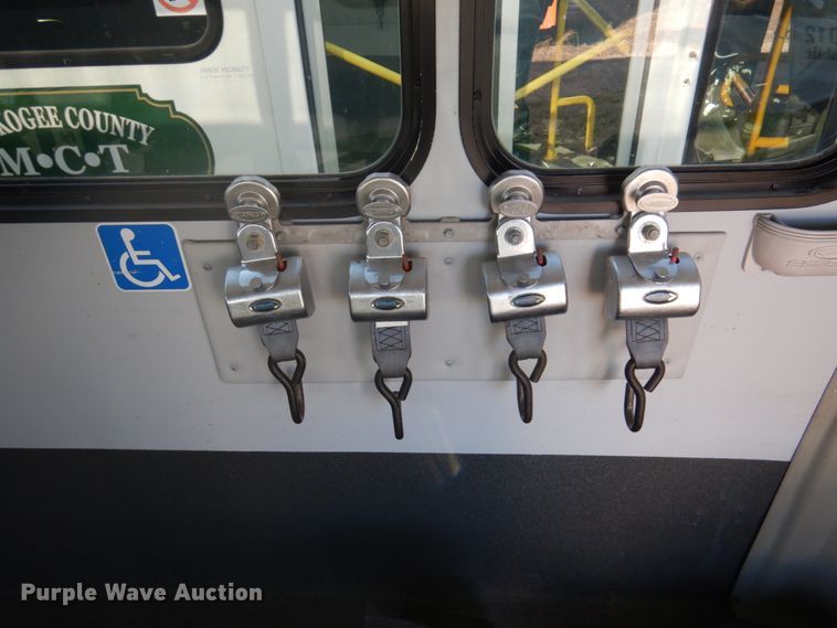 image for item HW9855 2010 Chevrolet Express  shuttle bus