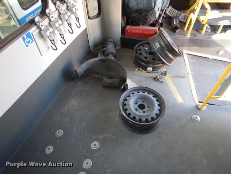 image for item HW9855 2010 Chevrolet Express  shuttle bus