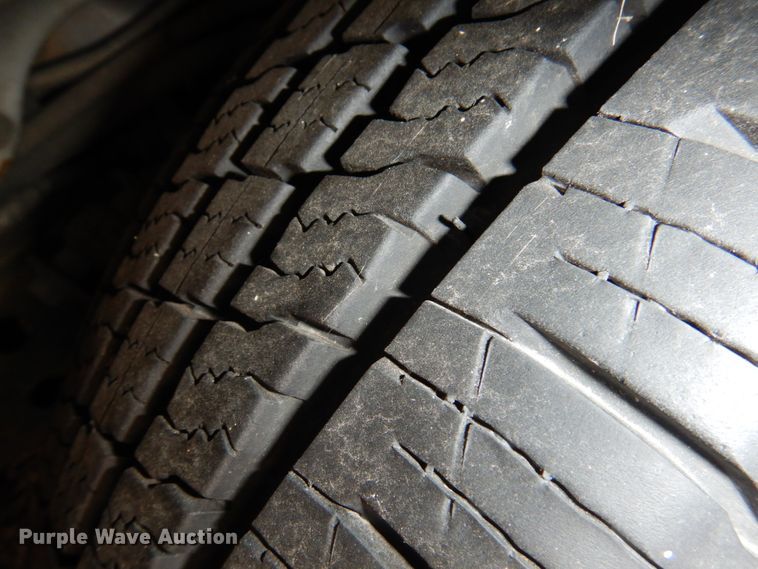 image for item HW9855 2010 Chevrolet Express  shuttle bus