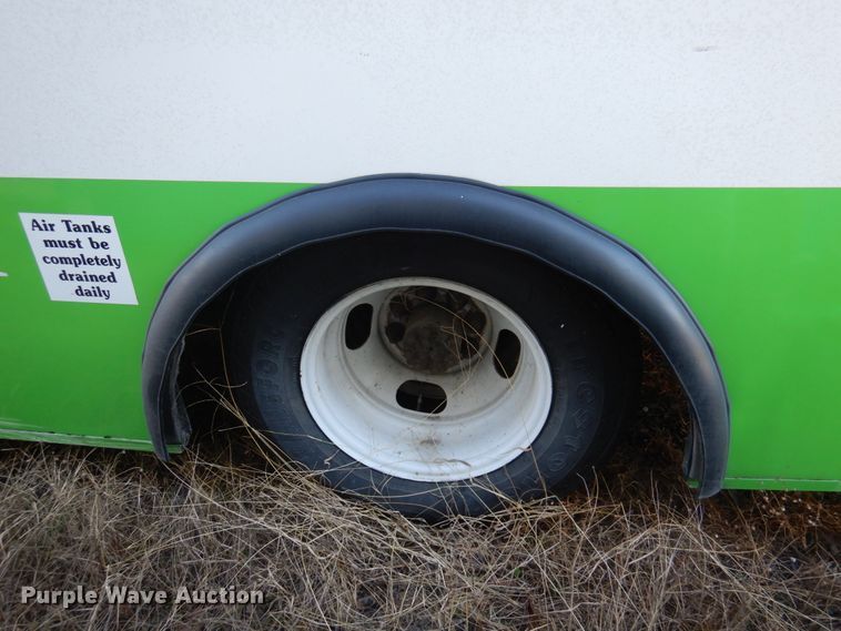 image for item HW9855 2010 Chevrolet Express  shuttle bus