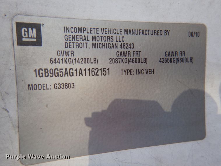 image for item HW9855 2010 Chevrolet Express  shuttle bus