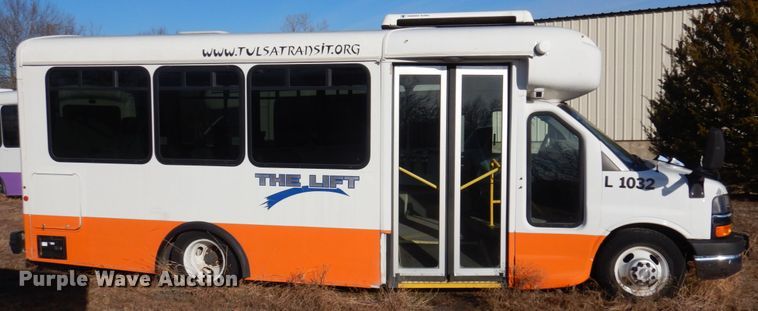 image for item HW9856 2010 Chevrolet Express  shuttle bus