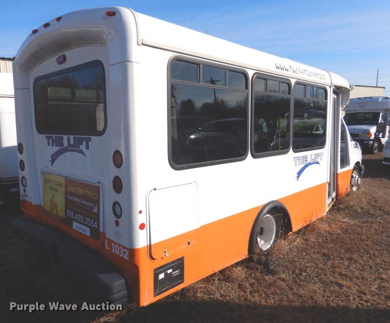 image for item HW9856 2010 Chevrolet Express  shuttle bus