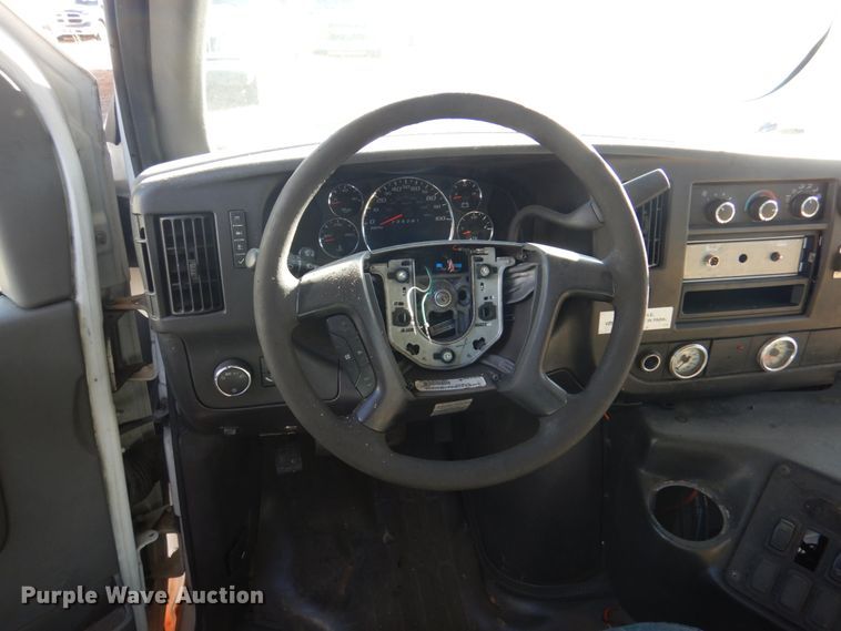 image for item HW9856 2010 Chevrolet Express  shuttle bus