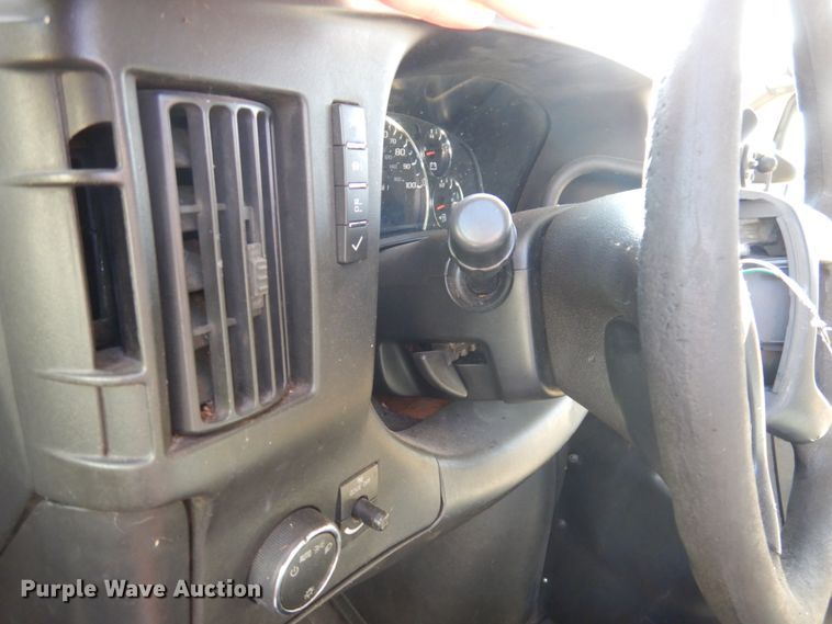 image for item HW9856 2010 Chevrolet Express  shuttle bus