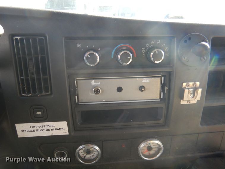 image for item HW9856 2010 Chevrolet Express  shuttle bus