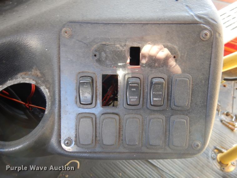 image for item HW9856 2010 Chevrolet Express  shuttle bus