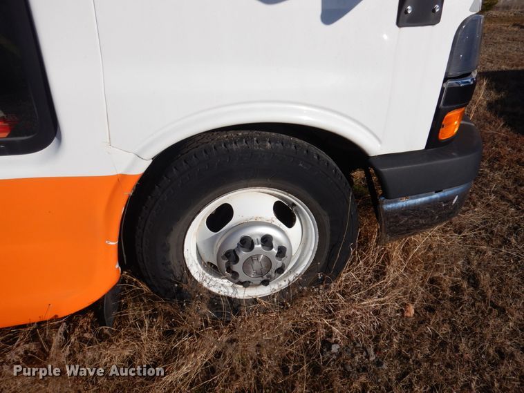 image for item HW9856 2010 Chevrolet Express  shuttle bus