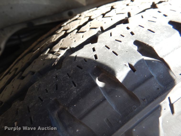 image for item HW9856 2010 Chevrolet Express  shuttle bus