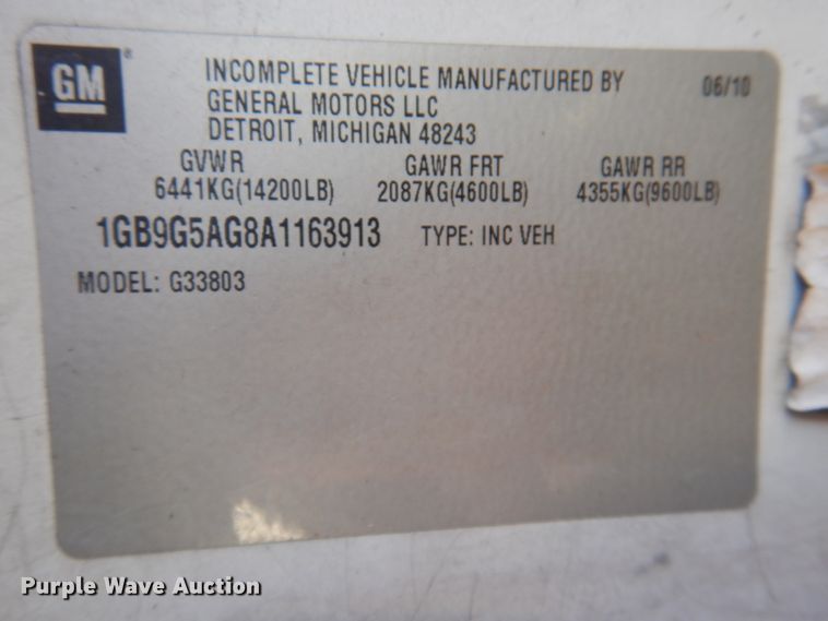 image for item HW9856 2010 Chevrolet Express  shuttle bus