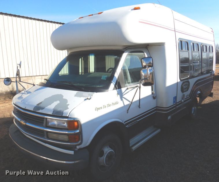 image for item HW9857 2000 Chevrolet Express  shuttle bus