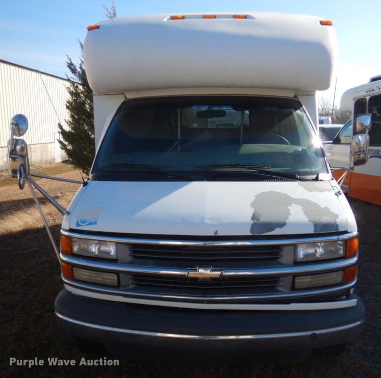 image for item HW9857 2000 Chevrolet Express  shuttle bus