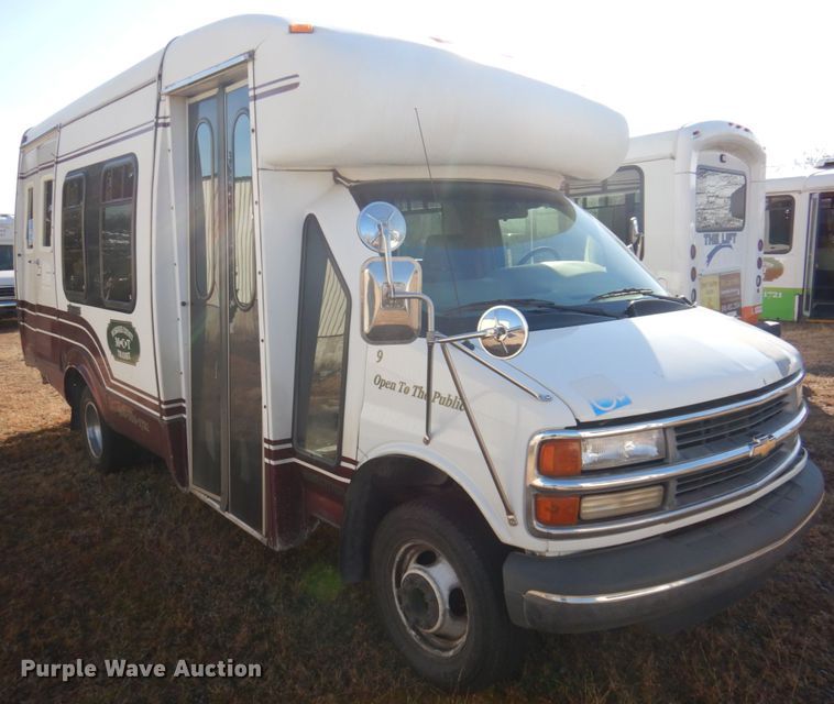 image for item HW9857 2000 Chevrolet Express  shuttle bus