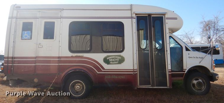 image for item HW9857 2000 Chevrolet Express  shuttle bus