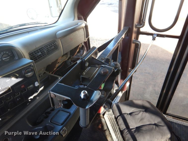 image for item HW9857 2000 Chevrolet Express  shuttle bus