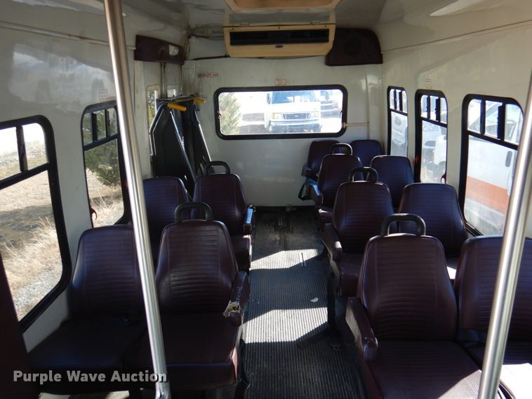 image for item HW9857 2000 Chevrolet Express  shuttle bus