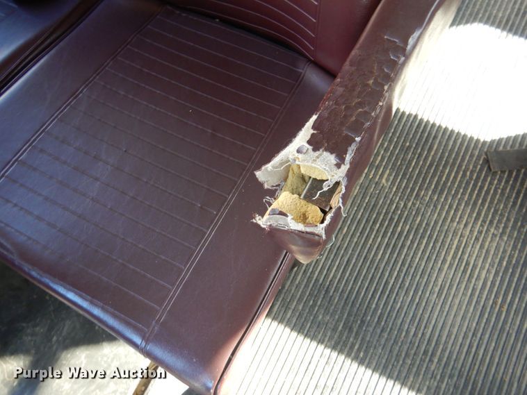 image for item HW9857 2000 Chevrolet Express  shuttle bus