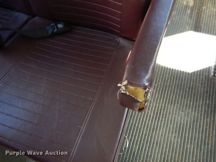 image for item HW9857 2000 Chevrolet Express  shuttle bus