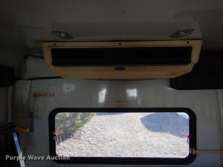 image for item HW9857 2000 Chevrolet Express  shuttle bus