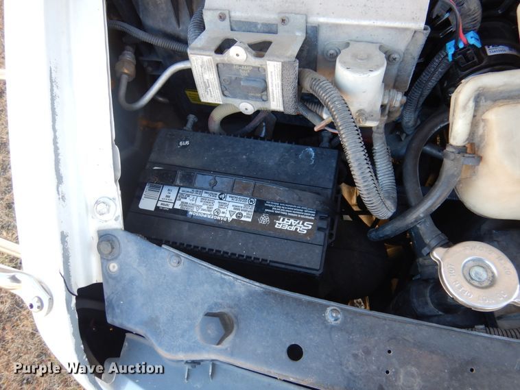 image for item HW9857 2000 Chevrolet Express  shuttle bus