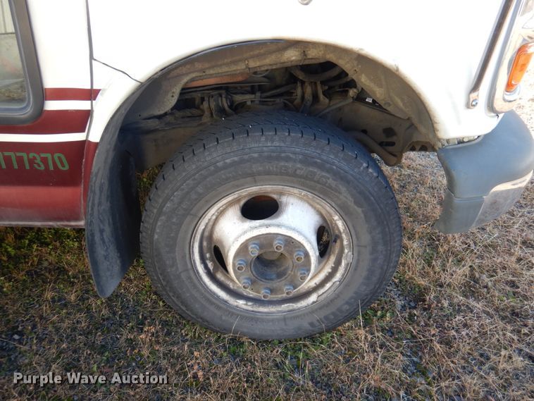 image for item HW9857 2000 Chevrolet Express  shuttle bus