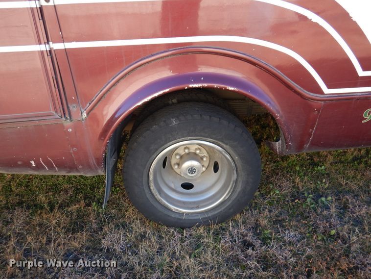 image for item HW9857 2000 Chevrolet Express  shuttle bus