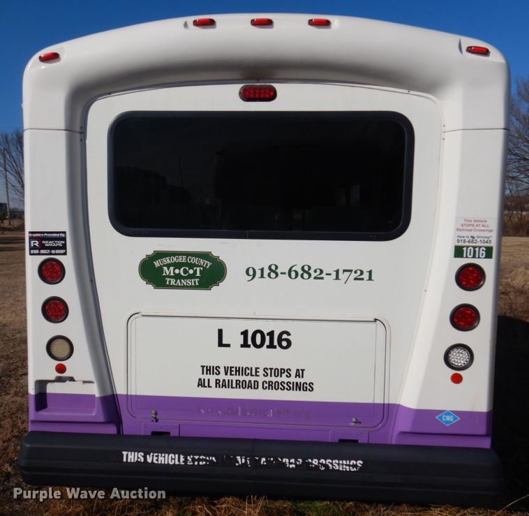 image for item HW9858 2010 Chevrolet Express  shuttle bus