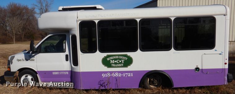 image for item HW9858 2010 Chevrolet Express  shuttle bus