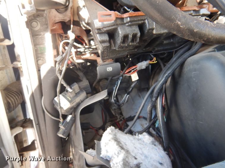 image for item HW9858 2010 Chevrolet Express  shuttle bus