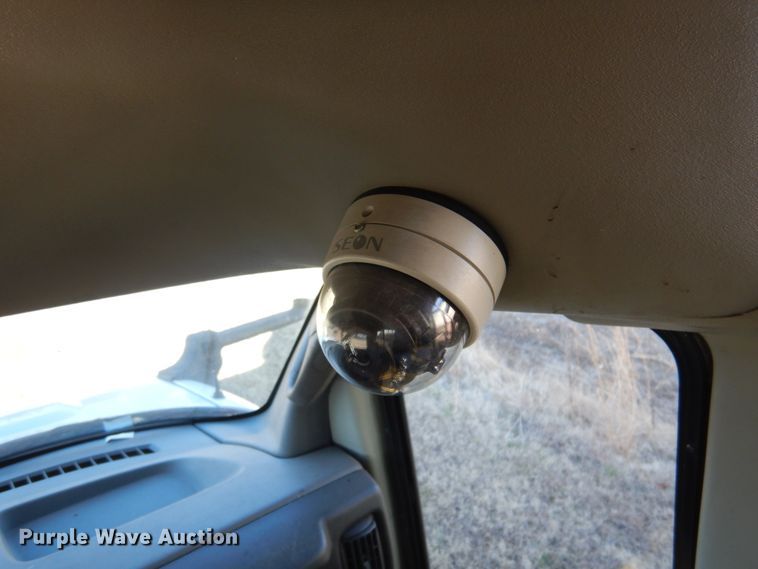 image for item HW9858 2010 Chevrolet Express  shuttle bus