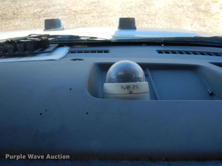 image for item HW9858 2010 Chevrolet Express  shuttle bus