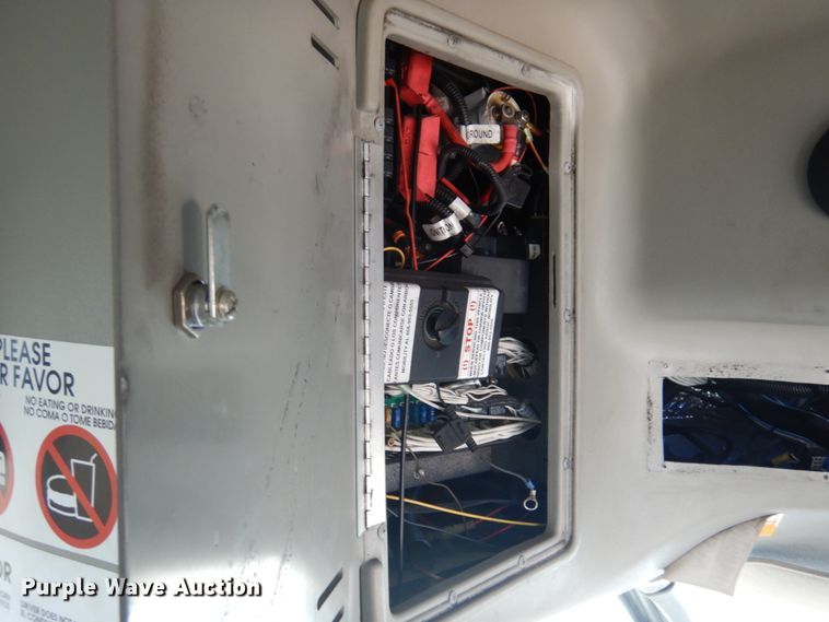 image for item HW9858 2010 Chevrolet Express  shuttle bus