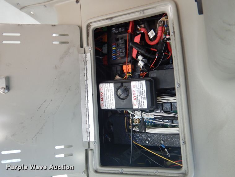 image for item HW9858 2010 Chevrolet Express  shuttle bus