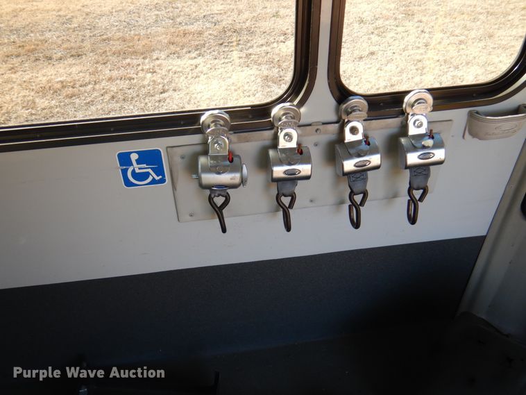 image for item HW9858 2010 Chevrolet Express  shuttle bus