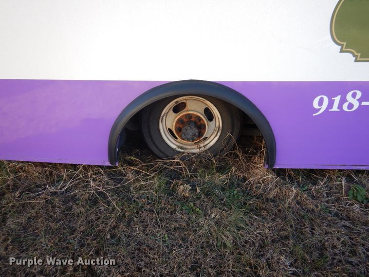 image for item HW9858 2010 Chevrolet Express  shuttle bus